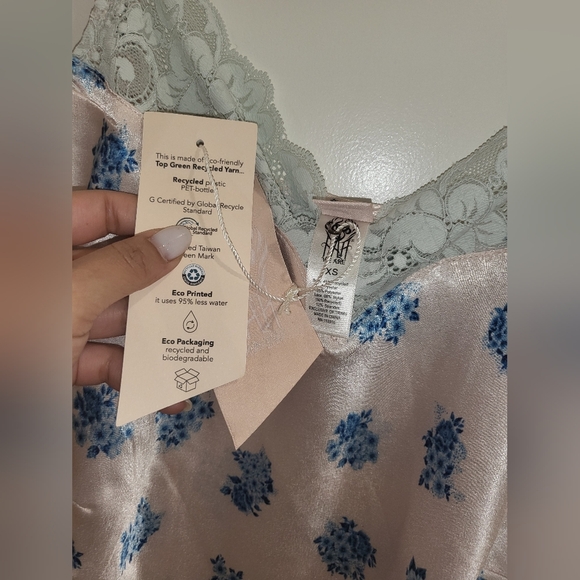 7. NWT WE ARE HAH SLIP AND ROBE SET SIZE XS - Picture 6 of 15